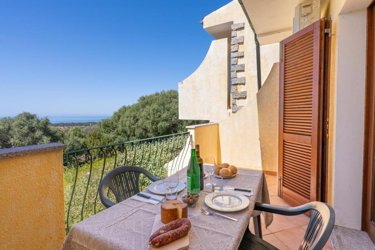 Residence Costa Del Turchese Badesi Eksteriør billede